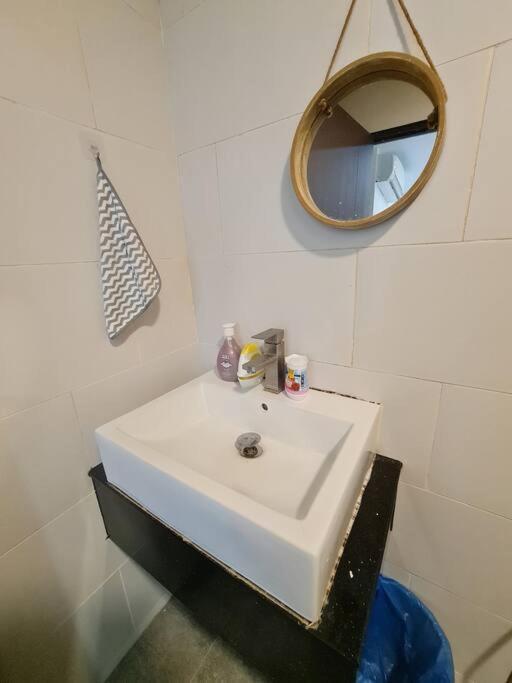 V' Bros Vivacity 3bedroom J4.4 Got Dryer * Kuching